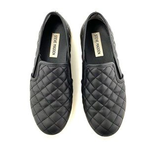 Steve Madden quilted sneakers. Black size 7.